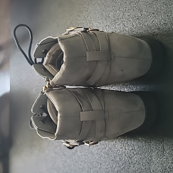 Shoes - Picture 3 of 3